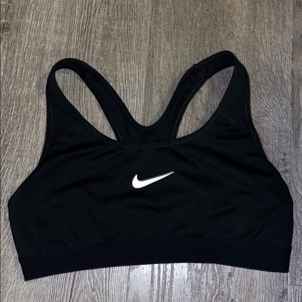 Black nike sports bra